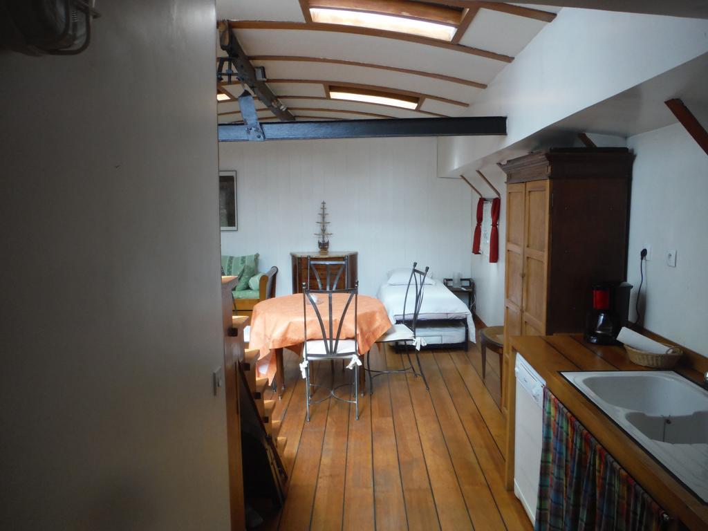 Peniche - Le Nenuphar Paris Room photo